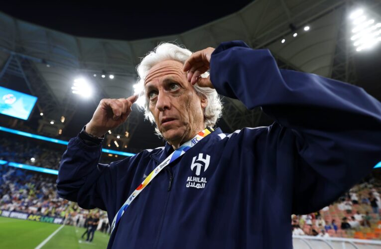 الهلال السعودي ينهي عقد جيسوس.. ويكشف عن المدرب البديل