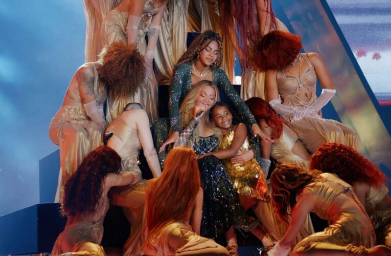 بلو آيفي كارتر تتألق في جولة والدتها بيونسيه “Cowboy Carter”