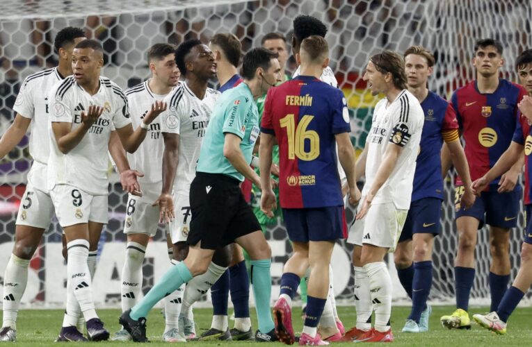 برشلونة يواجه ريال مدريد في هذا الموعد وسط صراع محتدم على لقب “لا ليغا”.. برأيك لمن الغلبة؟