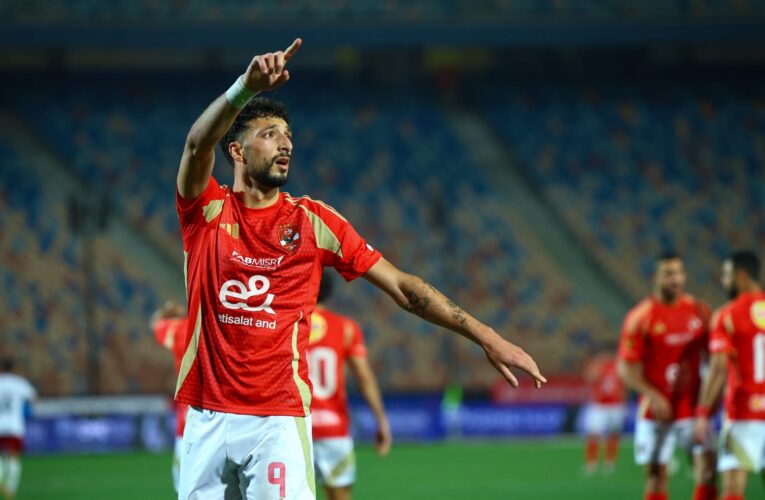 كم نقطة تفصل الأهلي عن تحقيق لقب الدوري المصري؟