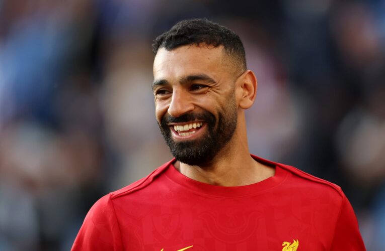 كيف هنأ محمد صلاح مدرب توتنهام بالفوز بلقب الدوري الأوروبي؟