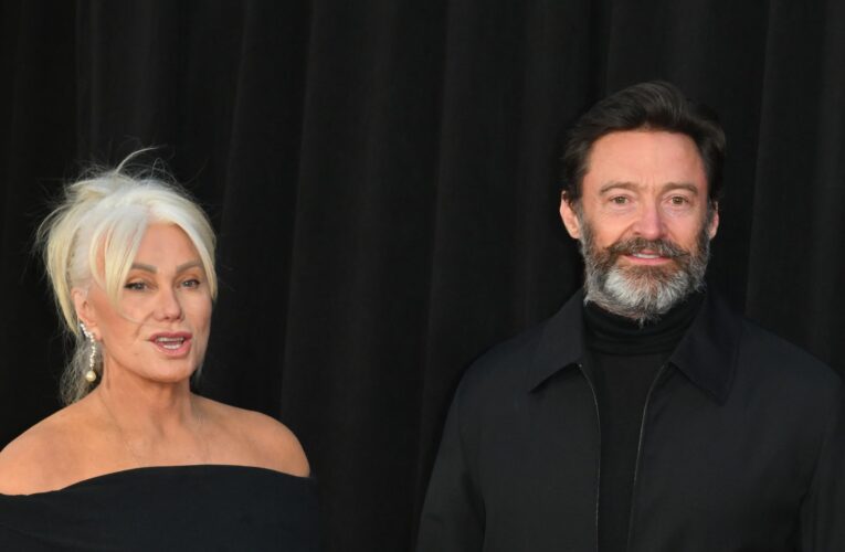 ديبورا لي فورنيس تتحدث عن انهيار زواجها من هيو جاكمان