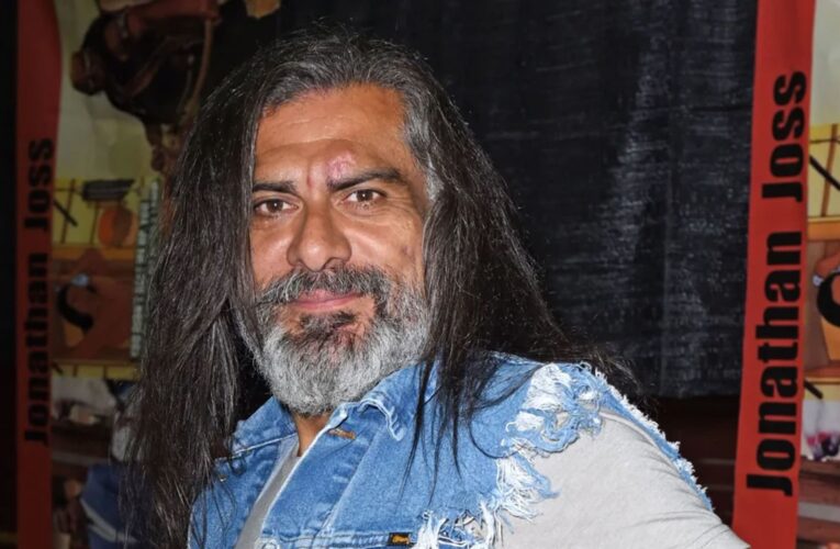 وفاة الممثل جوناثان جوس عن عمر يناهز 59 عامًا إثر إطلاق نار