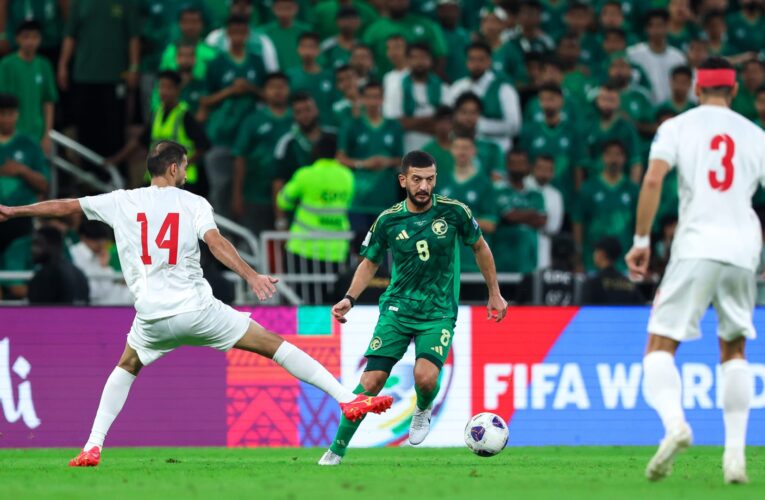 السعودية والأردن يواجهان البحرين وعُمان.. مواعيد مباريات العرب في الجولتين الأخيرتين من تصفيات المونديال