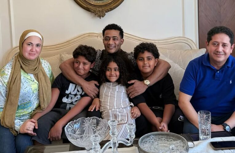 “كل اللي فات إشاعات”.. محمد رمضان يعلن عن الصلح بين نجله وزميله