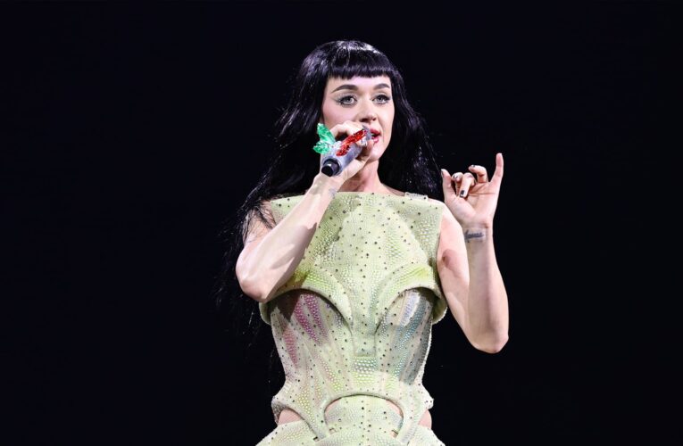 “نفتقدك”.. كيتي بيري تغيب عن زفاف جيف بيزوس ولورين سانشيز