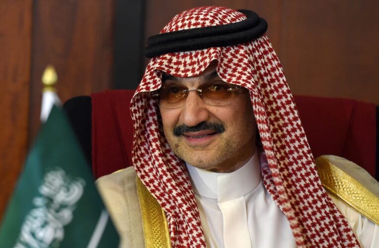 تعليقا على صورة طحنون بن زايد بـ”الوشاح الأزرق”.. الوليد بن طلال والهلال وفهد بن نافل يتفاعلون