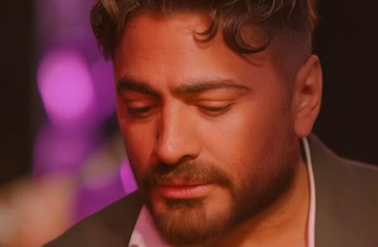 تامر حسني يؤجل إطلاق ألبومه الجديد بسبب “مشكلة الإنترنت” في مصر
