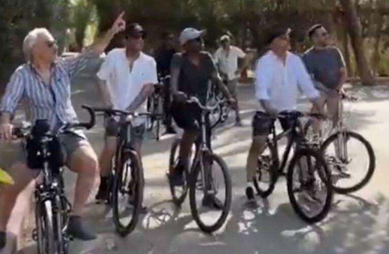 السعودية.. فيديو الأمير الوليد بن طلال يزور الفيلا التي ولد فيها يثير تفاعلا