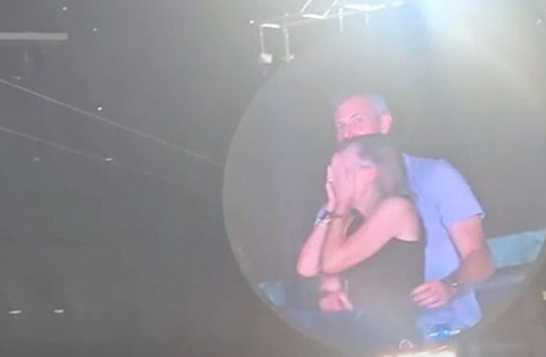 تطور جديد بشأن “الرئيس التنفيذي” بعد فيديو عناقه موظفة في حفل كولدبلاي