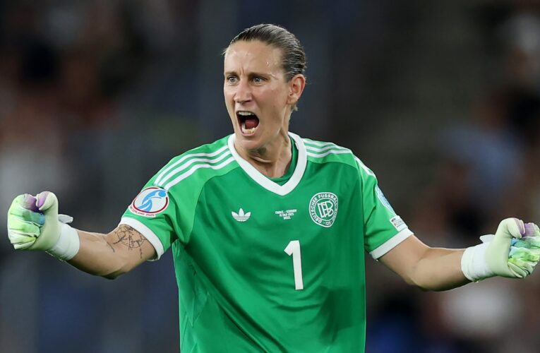 حارسة مرمى ألمانية ناجية من السرطان تقود منتخب بلادها إلى نصف نهائي يورو 2025