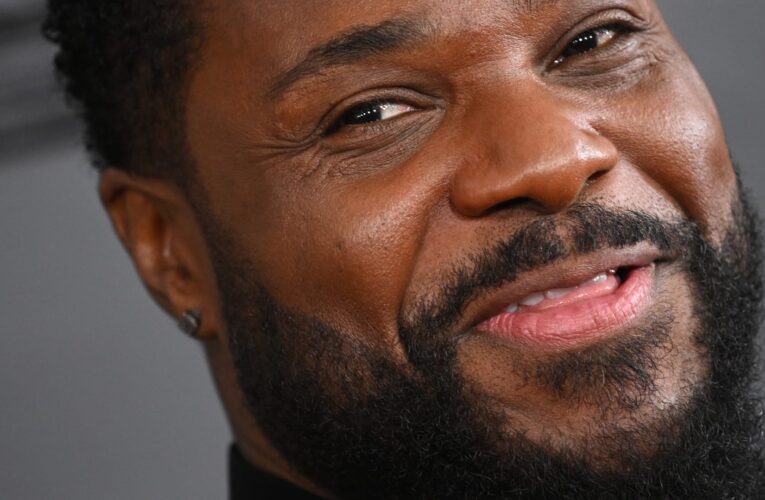 تُوفي غرقًا.. مالكولم جمال وارنر يفارق الحياة عن عمر يناهز 54 عامًا