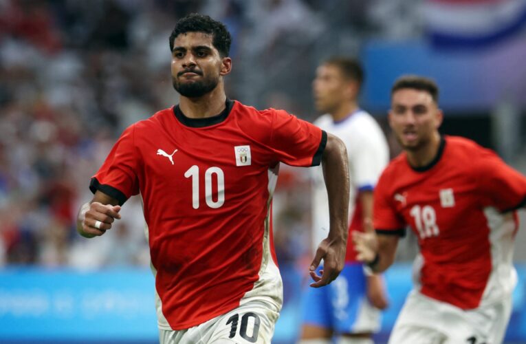 نادٍ إماراتي يعزز صفوفه بالمصري إبراهيم عادل.. ما مدة العقد بينهما؟