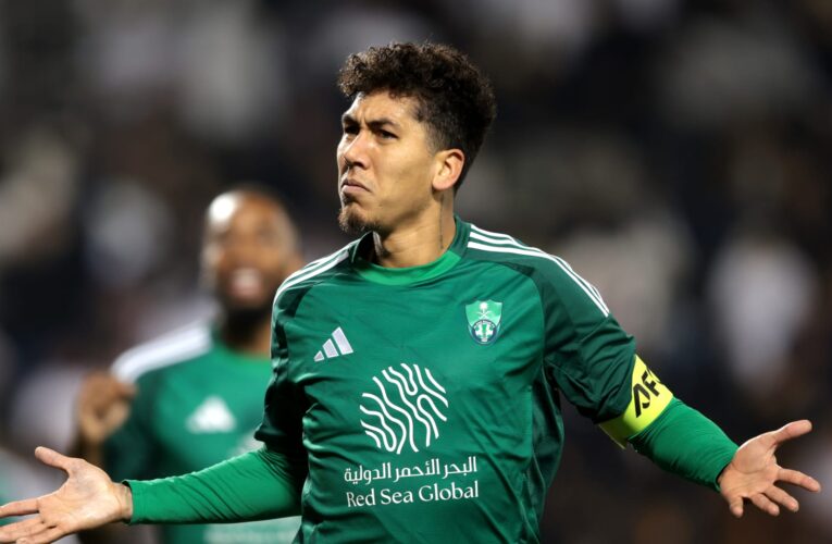 فيرمينو يرحل عن الأهلي السعودي وينضم لنادٍ قطري