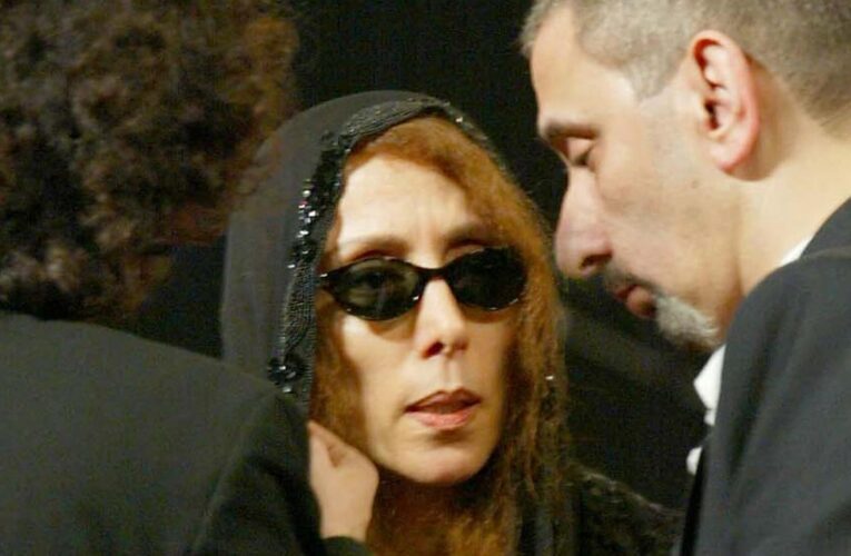 الرئيس اللبناني يعزي فيروز برحيل نجلها زياد.. وفنّانون لبنانيون ينعون “العبقري”