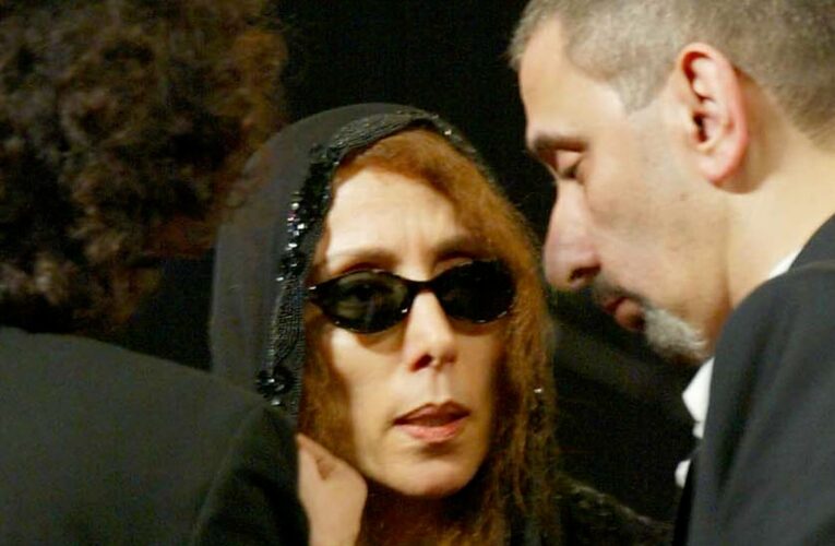 “الأم الحزينة”.. تفاعل على ظهور فيروز في مراسم جنازة زياد الرحباني