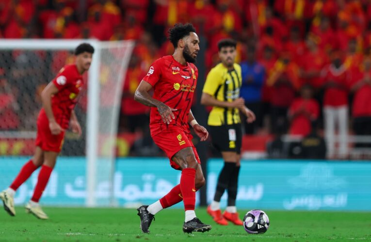 أوباميانغ يوضّح سبب رفضه عرضاً للبقاء في السعودية والعودة إلى مارسيليا