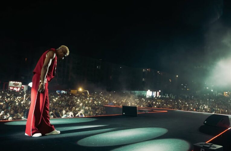 “أرجو ألاّ تنسوه”.. محمد رمضان ينشر صورًا من حفله الذي شهد حادثًا مأساويًا