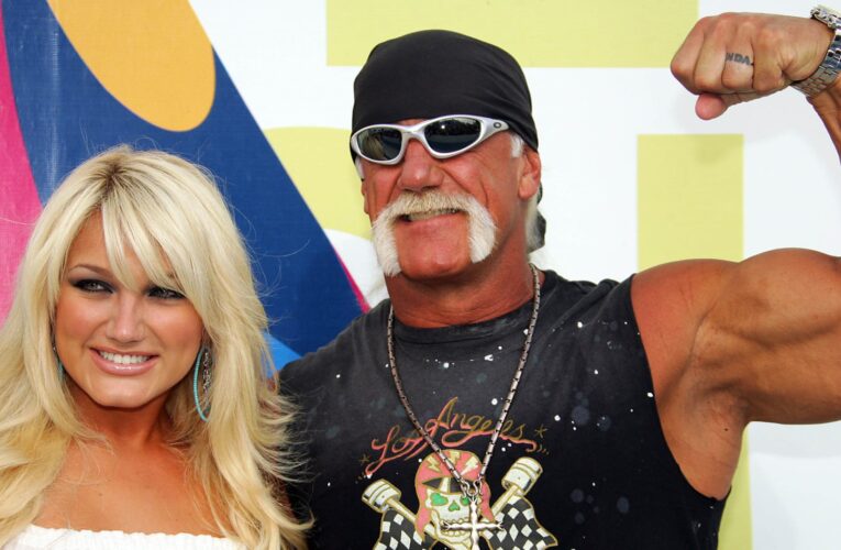 اصطحبت طفليها إلى الشاطئ.. ابنة هالك هوغان تفسّر سبب عدم حضورها جنازته