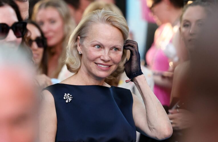 باميلا أندرسون تعيش لحظة مميزة.. نظرة على مسيرتها