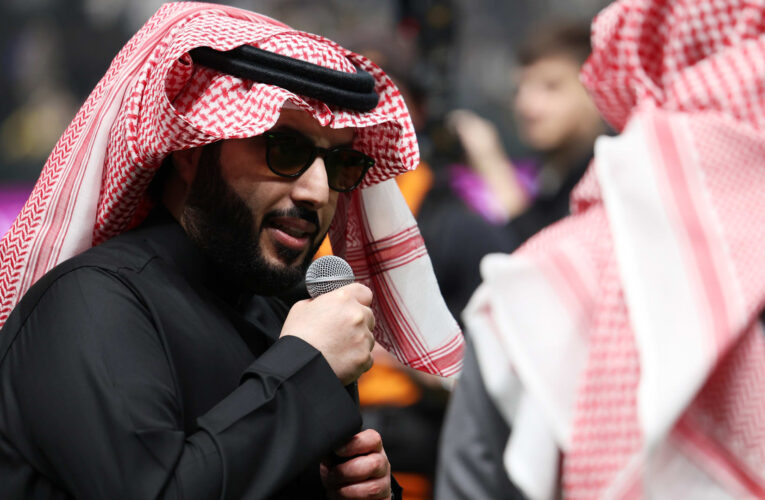 السعودية.. تركي آل الشيخ يرد على حملة ضده بعد تدوينة “الاعتماد على السعوديين والخليجيين” ويثير تفاعلا