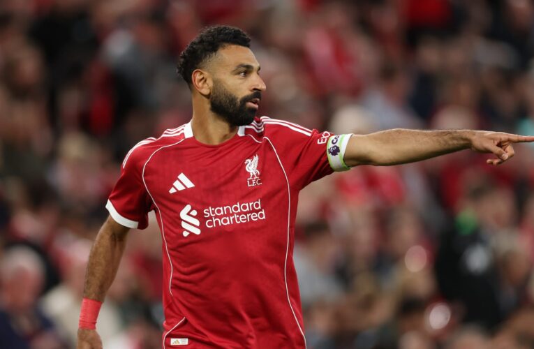 محمد صلاح يثير تفاعلاً بتدوينته عن وفاة اللاعب الفلسطيني سليمان العبيد