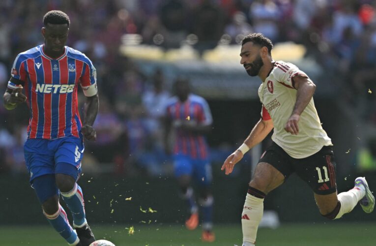 رفاق محمد صلاح يخسرون أول ألقاب الموسم لصالح كريستال بالاس