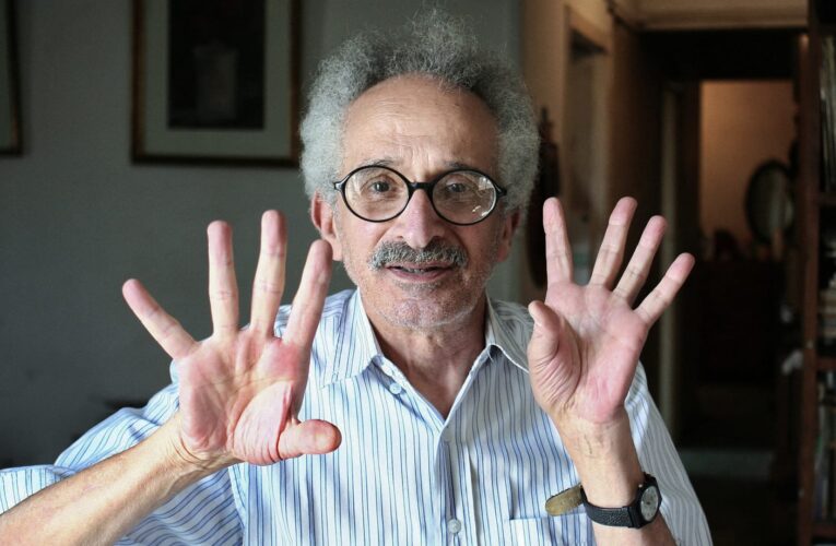 رفض جائزة مصرية لأسباب سياسية.. رحيل صنع لله إبراهيم ومسؤولون ينعونه