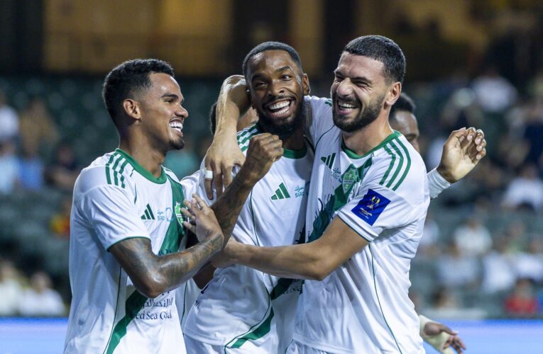 الأهلي يقسو على القادسية ويبلغ نهائي كأس السوبر السعودي