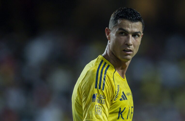هذا ما فعله رونالدو بعد خسارة النصر لقب كأس السوبر السعودي