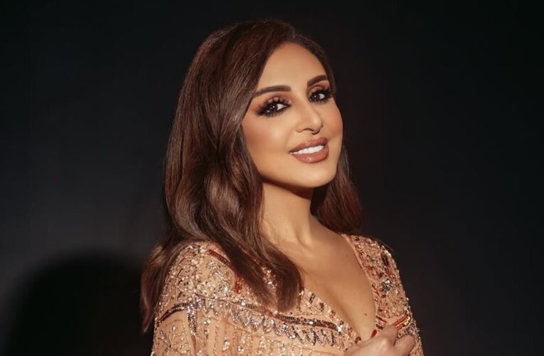 أنغام تعود إلى مصر بعد تجاوز أزمتها الصحية