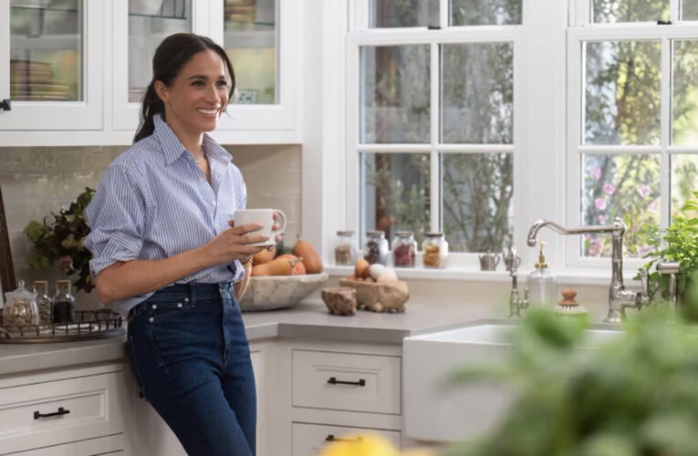 ميغان تشارك تفاصيل علاقتها الرومانسية مع الأمير هاري وأكثر ما تفتقده في المملكة المتحدة