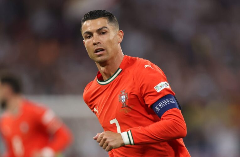 تفاعل مع لقطة بكاء طفل بعد دخوله ملعب مباراة البرتغال وأرمينيا برفقة رونالدو