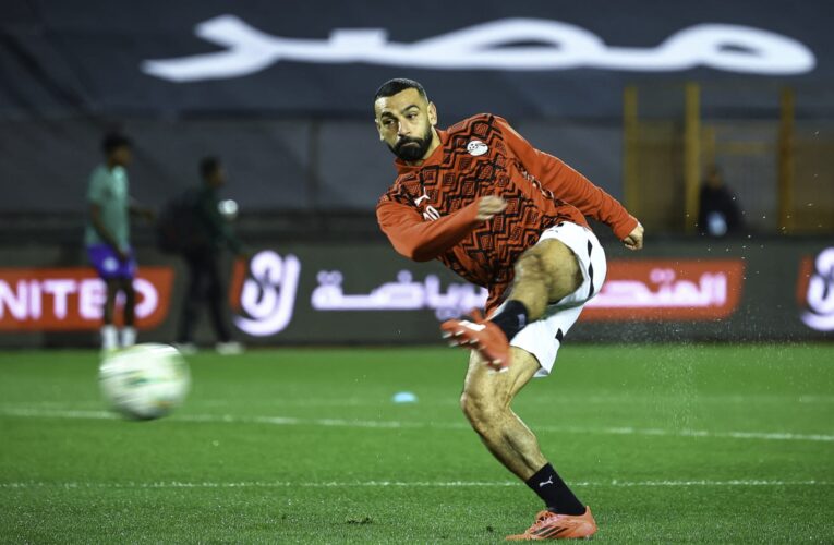 “فيلم ثقافي”.. تفاعل مع صورة صلاح ولاعبي منتخب مصر في غرفة فندق
