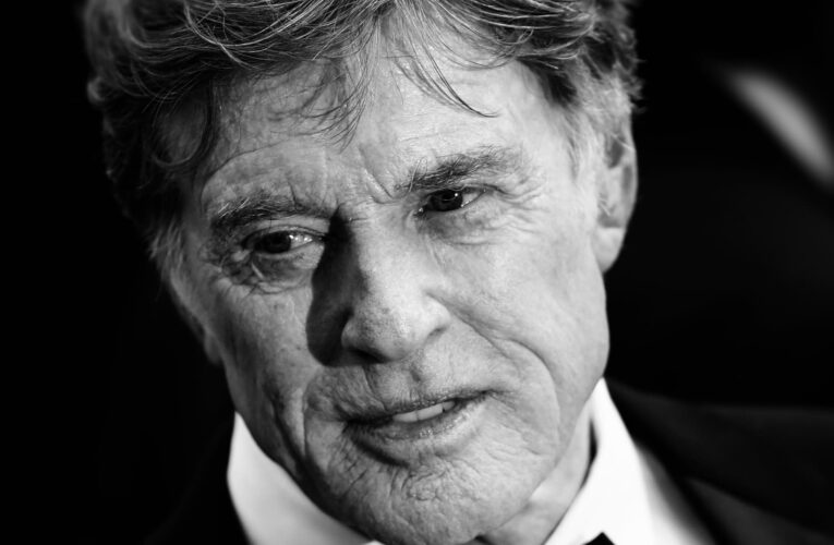 أبرز محطات حياة الفنان الأمريكي الراحل روبرت ريدفورد