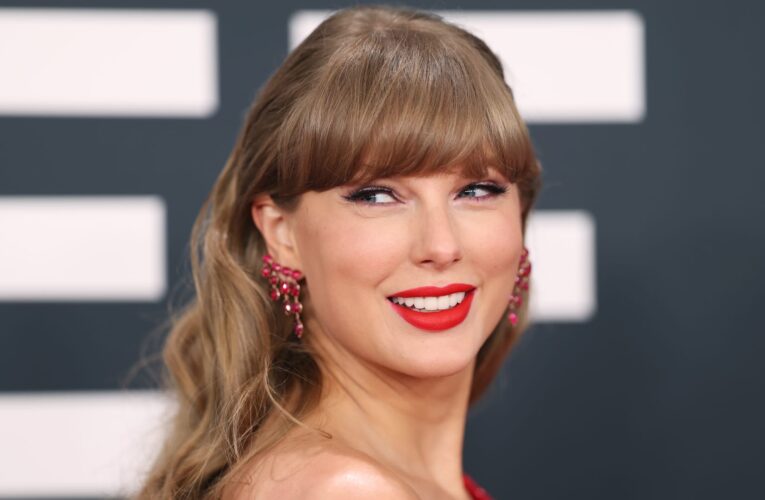 تايلور سويفت تعود لدور السينما بالتزامن مع إصدار ألبومها الجديد