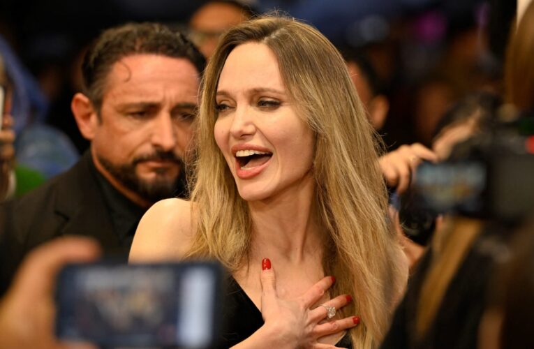 أنجلينا جولي: أحب أمريكا لكني لا “أستطيع التعرف” عليها حاليًا