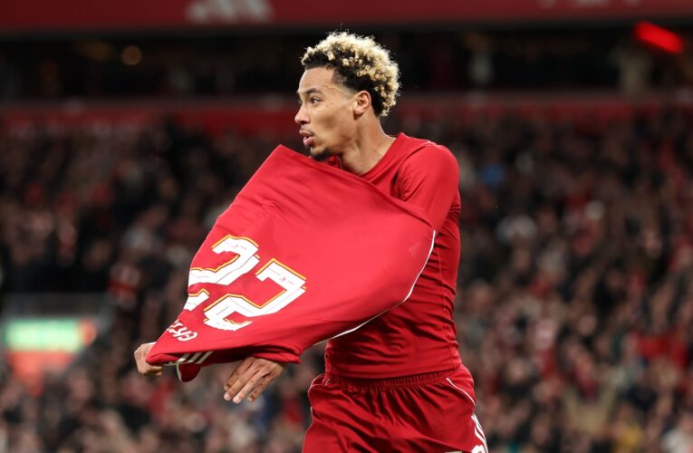 مدرب ليفربول يوجه انتقاداً لاذعاً إلى لاعبه إيكيتيكي بسبب هذا التصرف