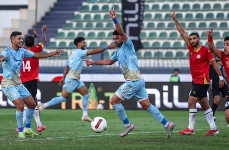 مصر.. تصرف جدلي من لاعب الأهلي بعد فوز زميله بجائزة “رجل المباراة”