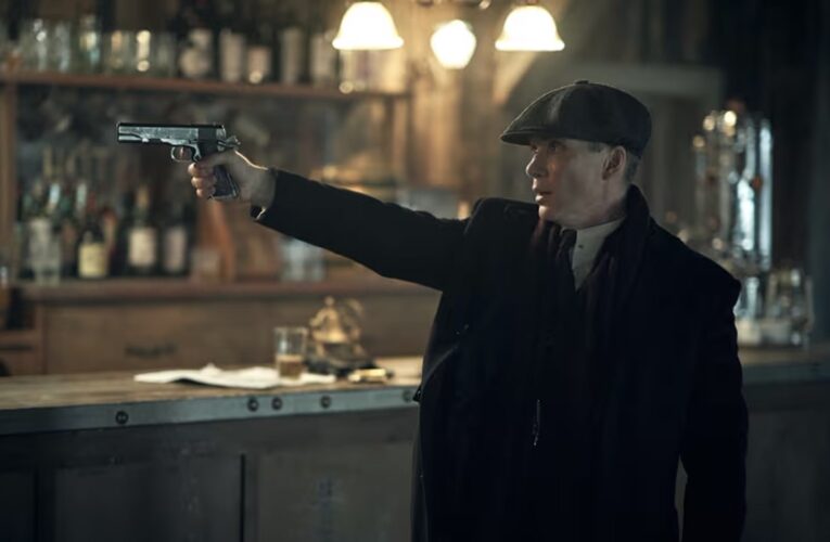بعد الفيلم المُرتقب.. الإعلان عن موسمين جديدين من مسلسل “Peaky Blinders”