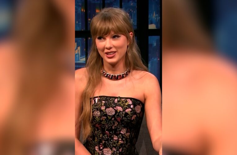 شاهد كيف تروي تايلور سويفت خطأ ترافيس كيلسي بالخلط بين امرأتين