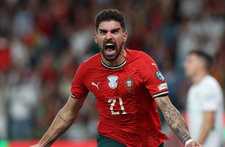 استعرض وشمه الجديد.. طريقة احتفال روبن نيفيز بهدفه مع البرتغال تثير تفاعلاً