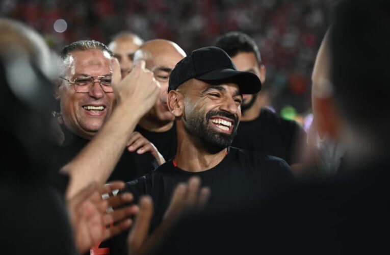 حضور صلاح وزوجته لاحتفالات تأهل منتخب مصر إلى كأس العالم يثير تفاعلاً