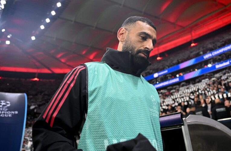 “نفوس مريضة”.. علاء مبارك ينتقد مهاجمي محمد صلاح ويتحدث عن “جلوسه على الدكة”