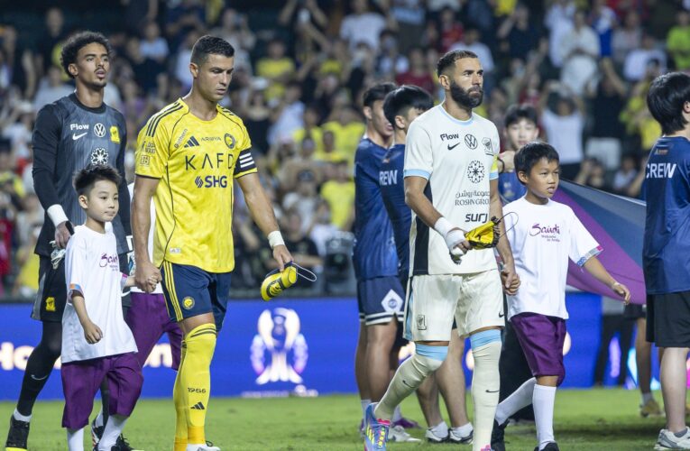 هذا ما فعله بنزيما مع رونالدو بعد فوز الاتحاد على النصر في كأس الملك