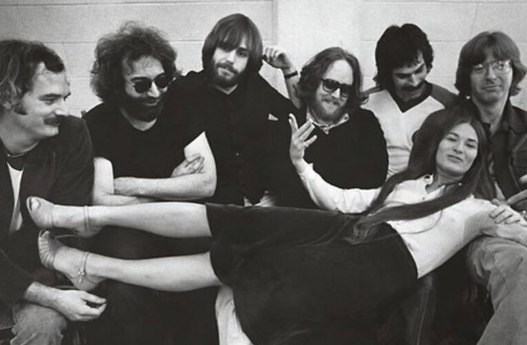 وفاة دونا جين غودشو-ماكاي مغنية فرقة Grateful Dead عن عمر 78 عامًا