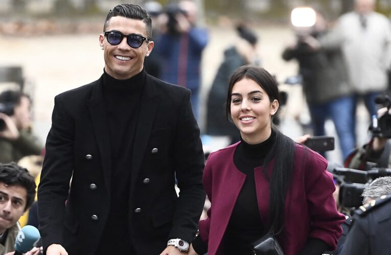 رونالدو يتحدث عن موعد زفافه بجورجينا.. إليك أبرز ما قاله