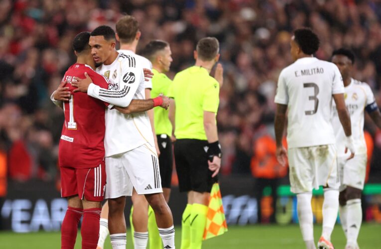 تصرف قام به صلاح تجاه أرنولد بعد مباراة ليفربول وريال مدريد يثير تفاعلاً