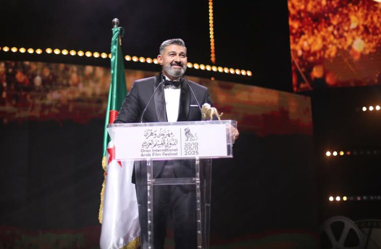 ياسر جلال يعتذر عن معلومة “خاطئة” قالها بمهرجان وهران للفيلم العربي
