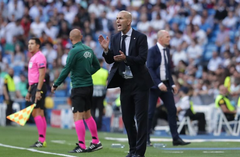 بعدما أبدى رغبته في قيادة منتخب بلاده.. زيدان يتحدث عن موعد عودته للتدريب